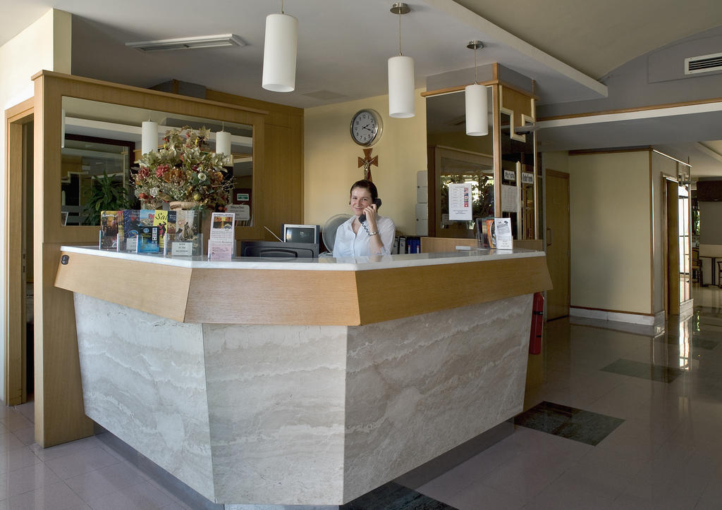 Coral Hotel Σεντ Πόλς Μπέι Εξωτερικό φωτογραφία